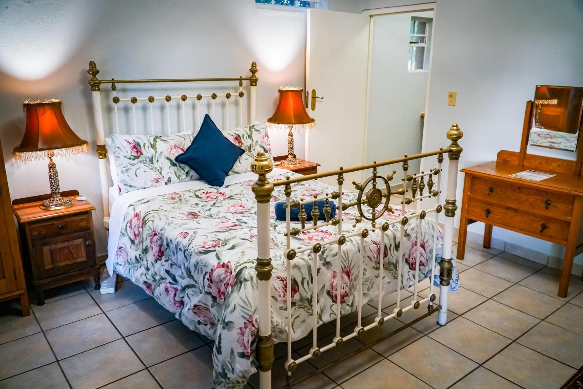 Outentique Accommodation Oudtshoorn Bilik gambar