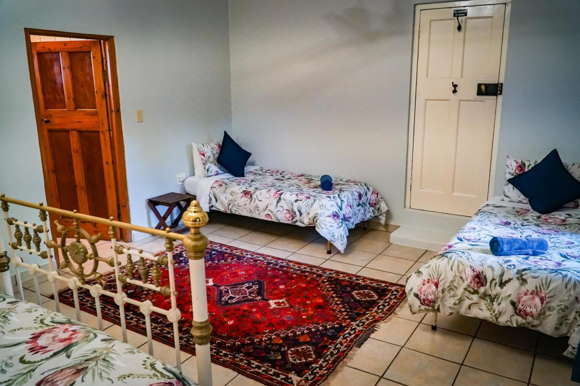 Outentique Accommodation Oudtshoorn Bilik gambar